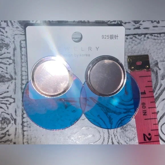 New Earrings- Last But Not Least Cute, Plastic, Shimmering, Lightweight and FUN - Picture 4 of 10